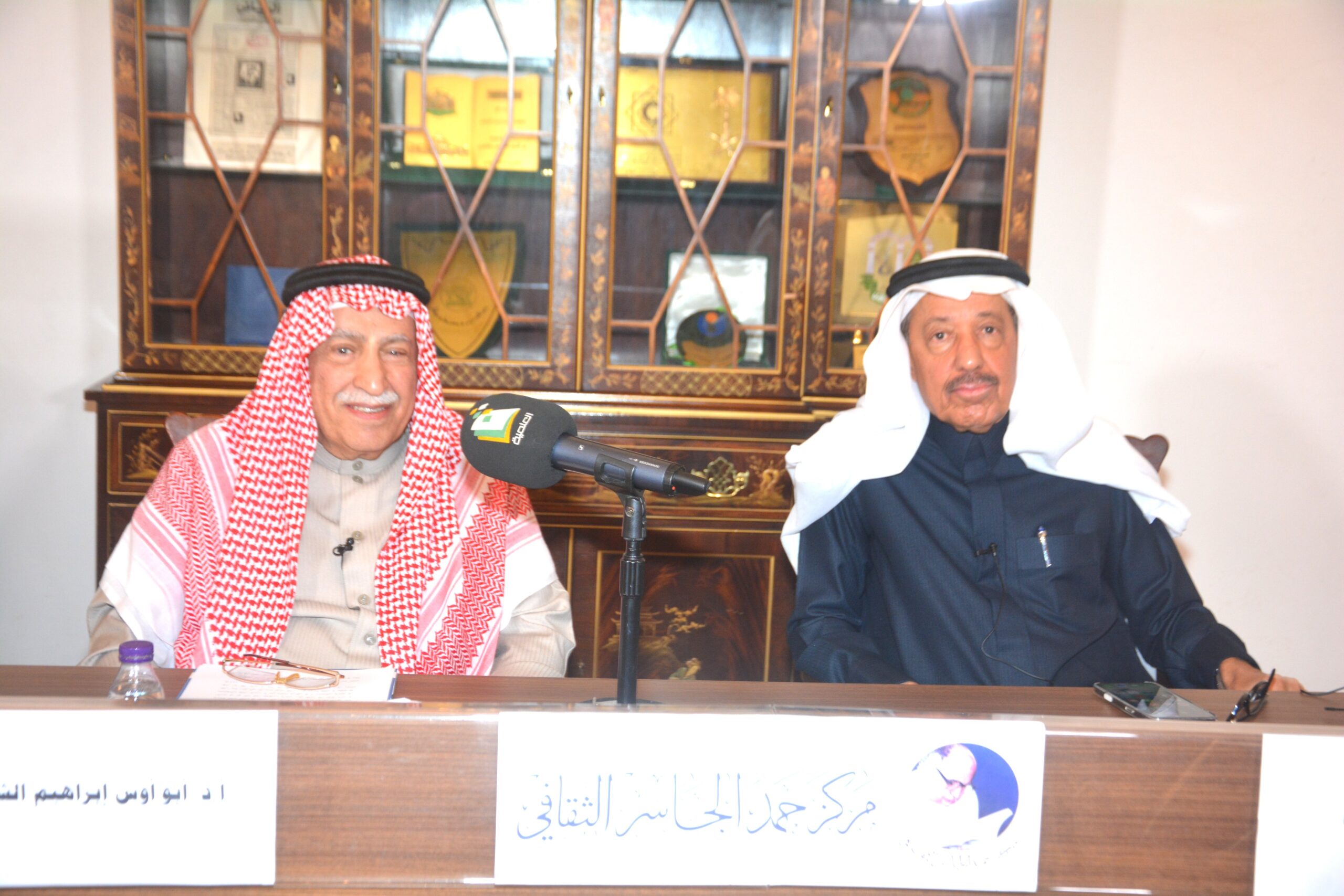 التأدب في اللغة وقواعدها